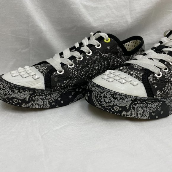 DKNY BARBARA STUDS SNEAKERS **VERY RARE** - Picture 9 of 9